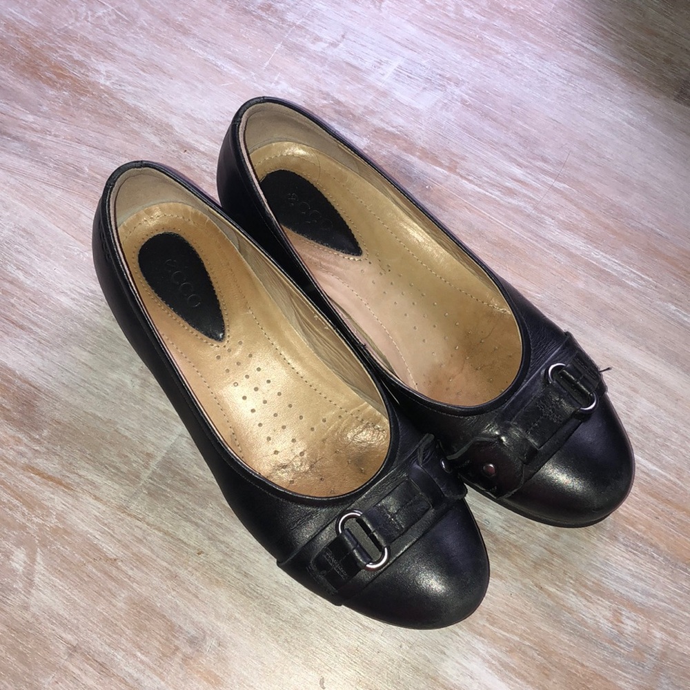 🌟🌟ECCO black flats 39